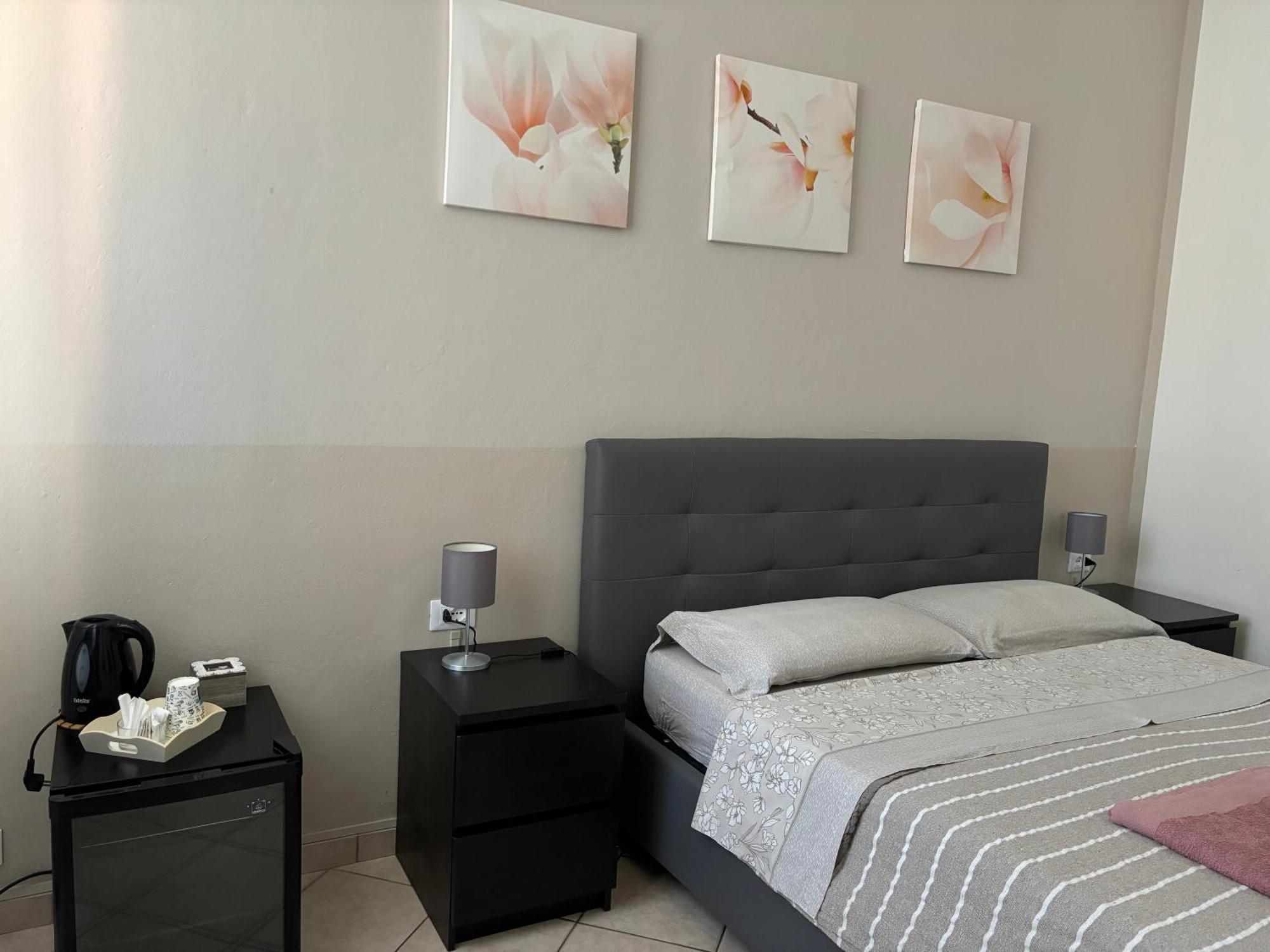 Affittacamere Home&Stazione Болонья Екстер'єр фото